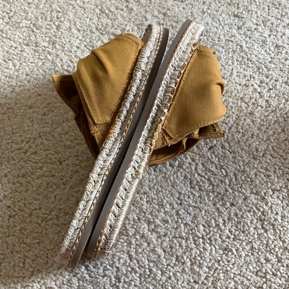 Universal Thread Sandals - Picture 3 of 6